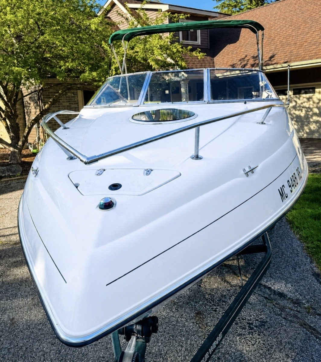 1996 Four Winns 245 SunDowner