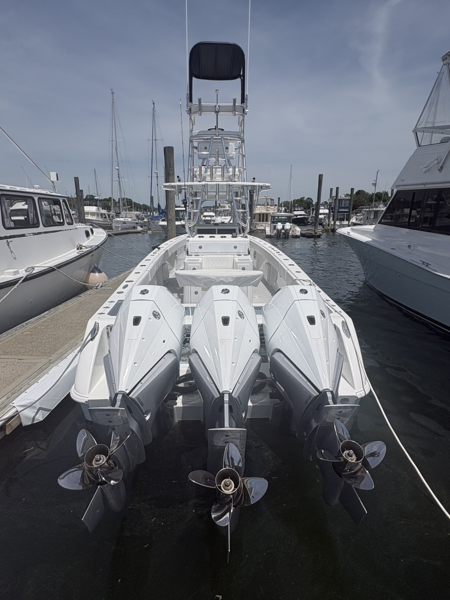 2019 Concept 39 Pro Fish