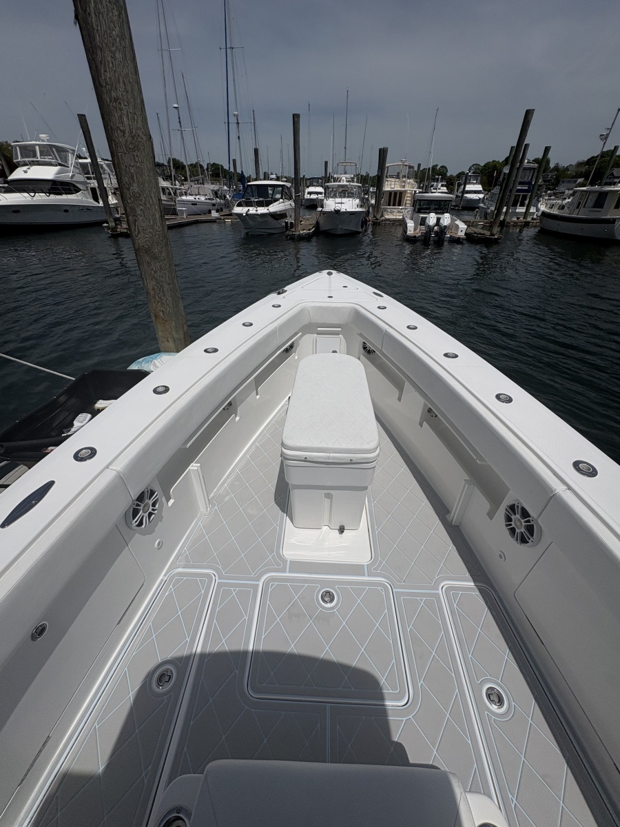 2019 Concept 39 Pro Fish