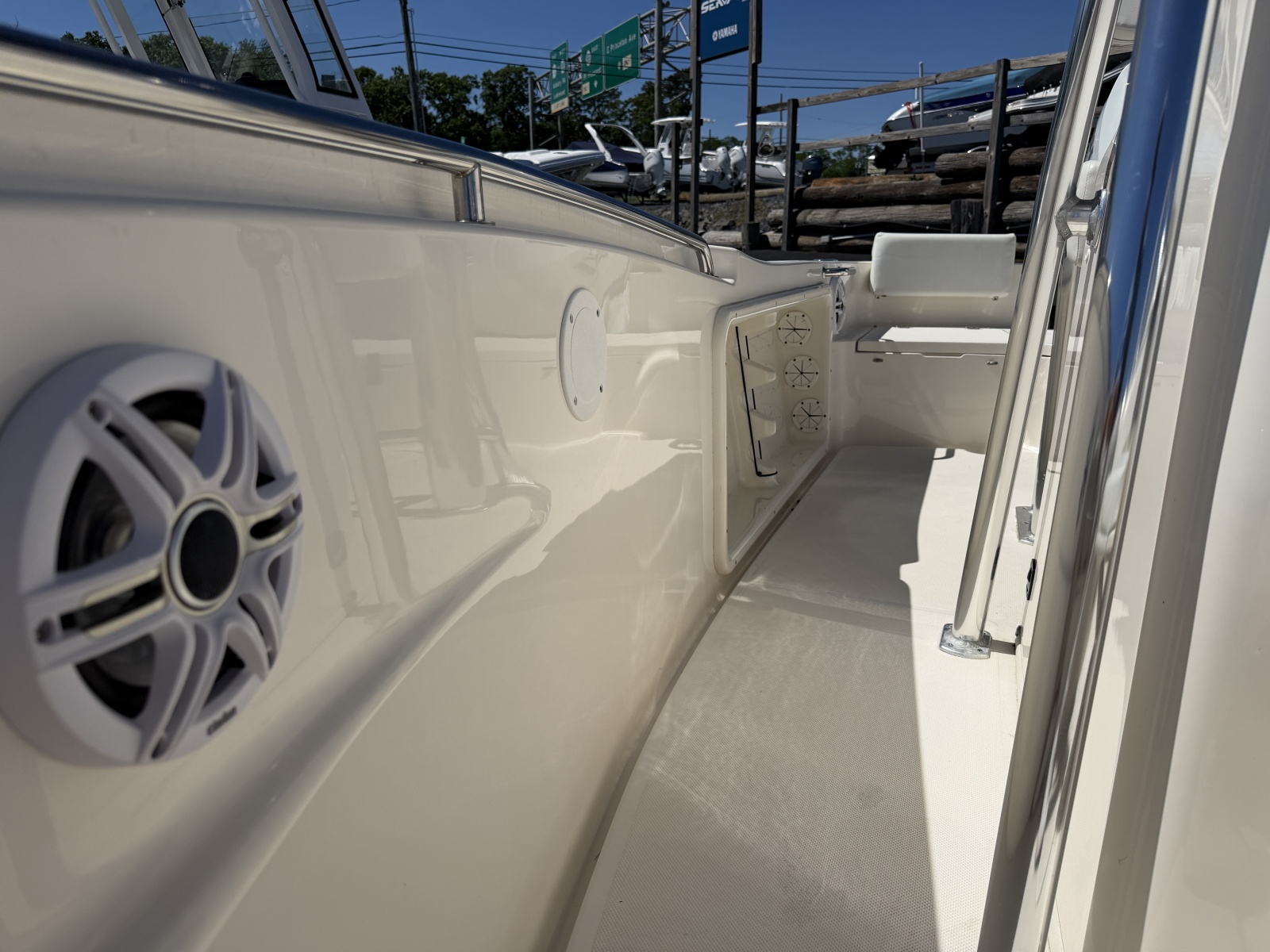 2023 Bulls Bay 200 Center Console