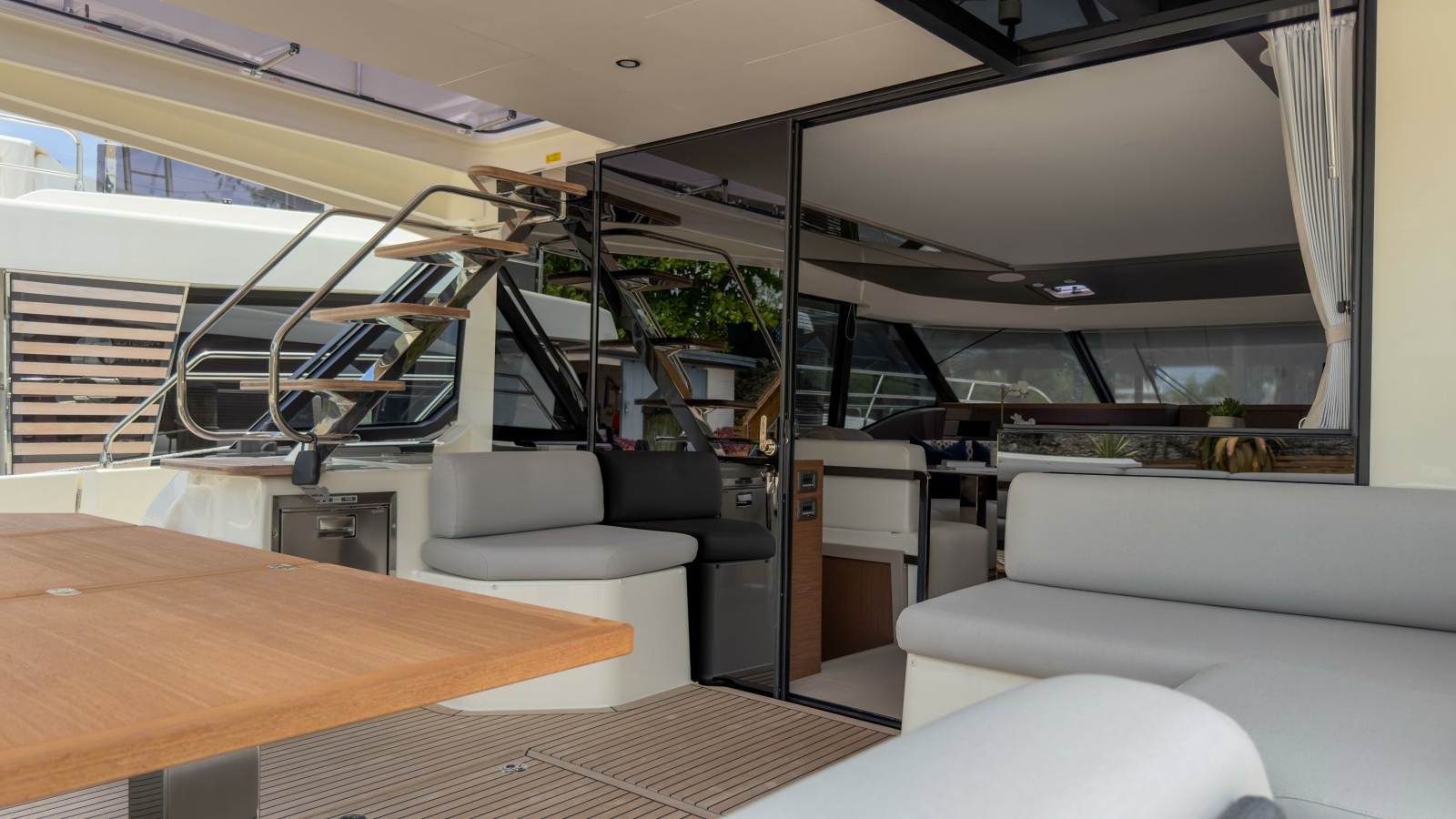 48' 2025 Prestige M48