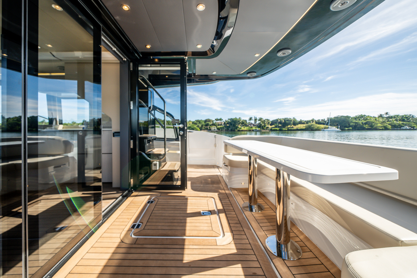 57ft Cruisers Yachts Yacht For Sale
