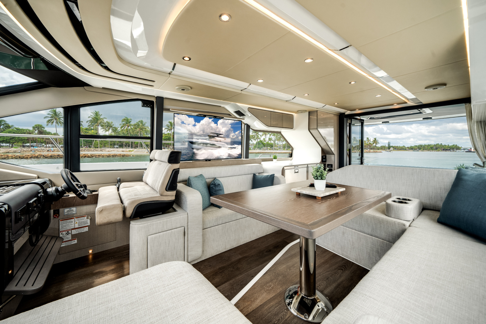 57ft Cruisers Yachts Yacht For Sale