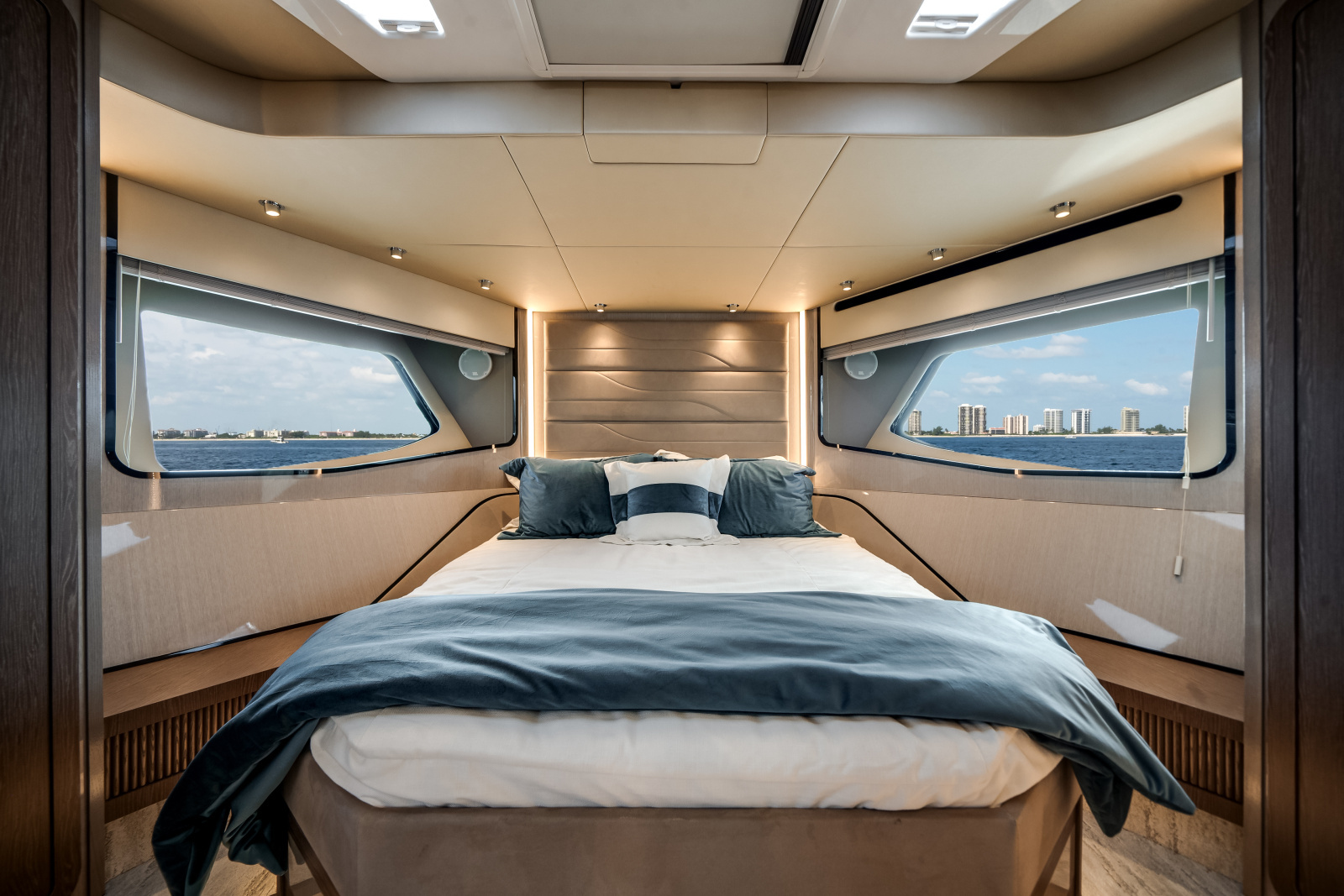 57ft Cruisers Yachts Yacht For Sale