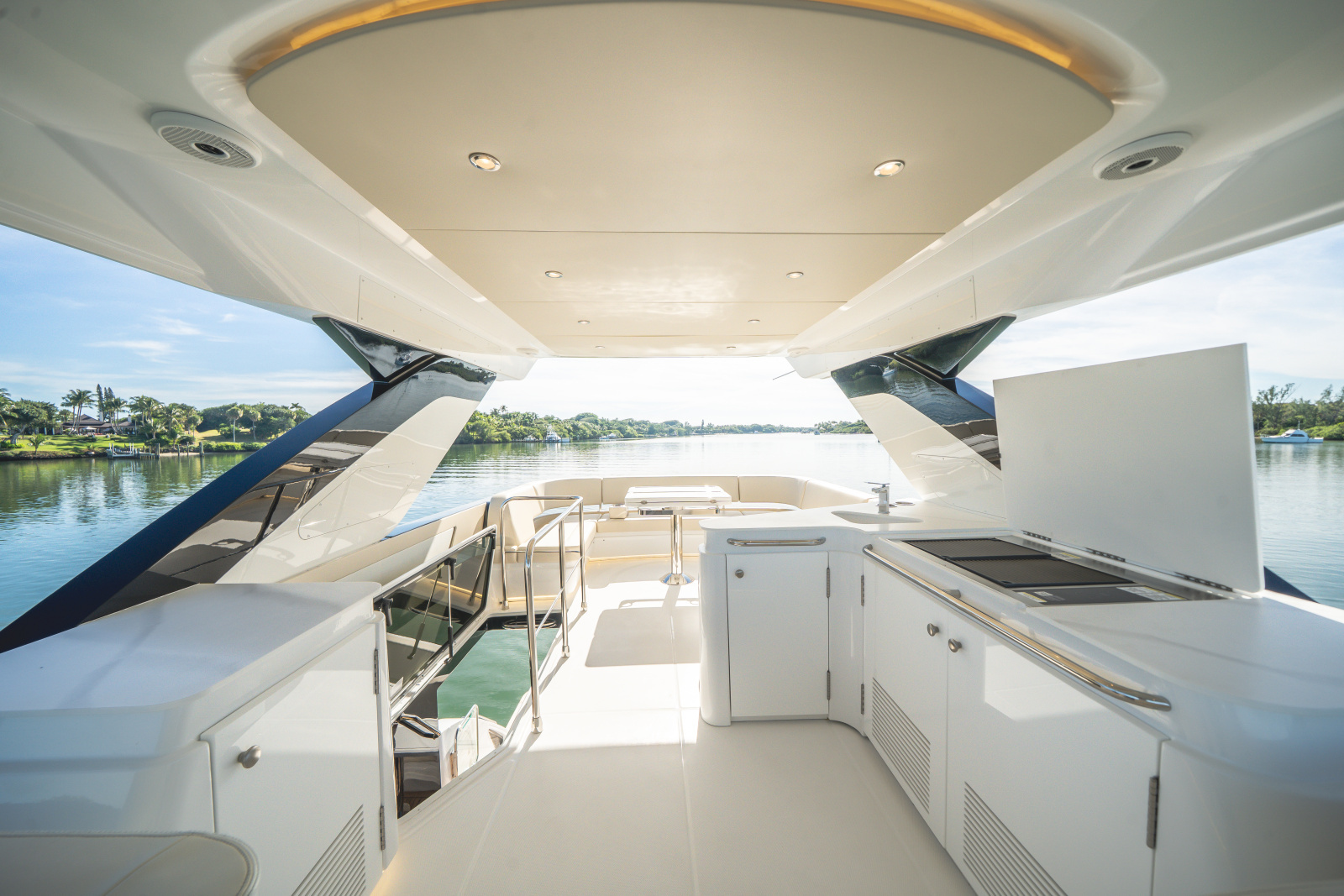 57ft Cruisers Yachts Yacht For Sale