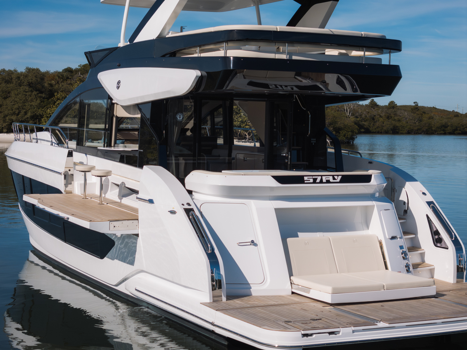 57ft Cruisers Yachts Yacht For Sale