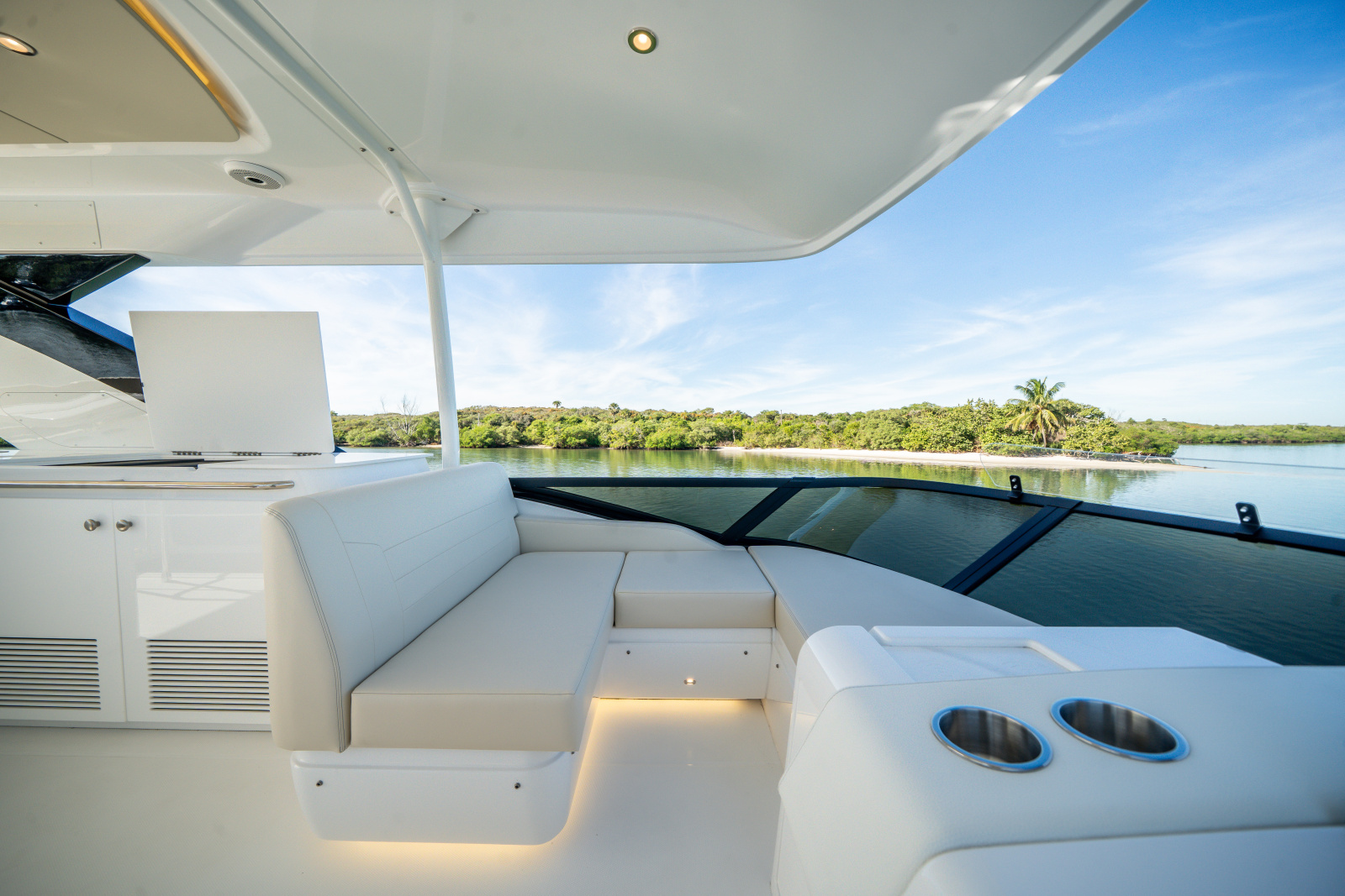 57ft Cruisers Yachts Yacht For Sale