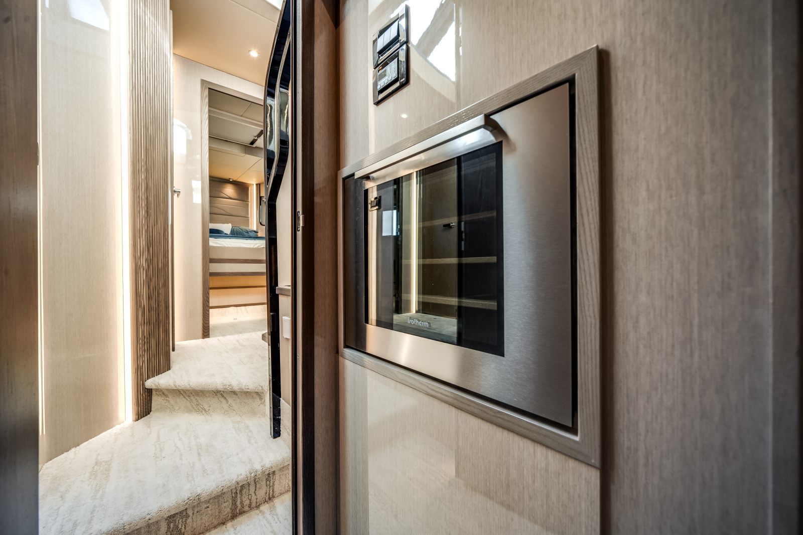 57ft Cruisers Yachts Yacht For Sale