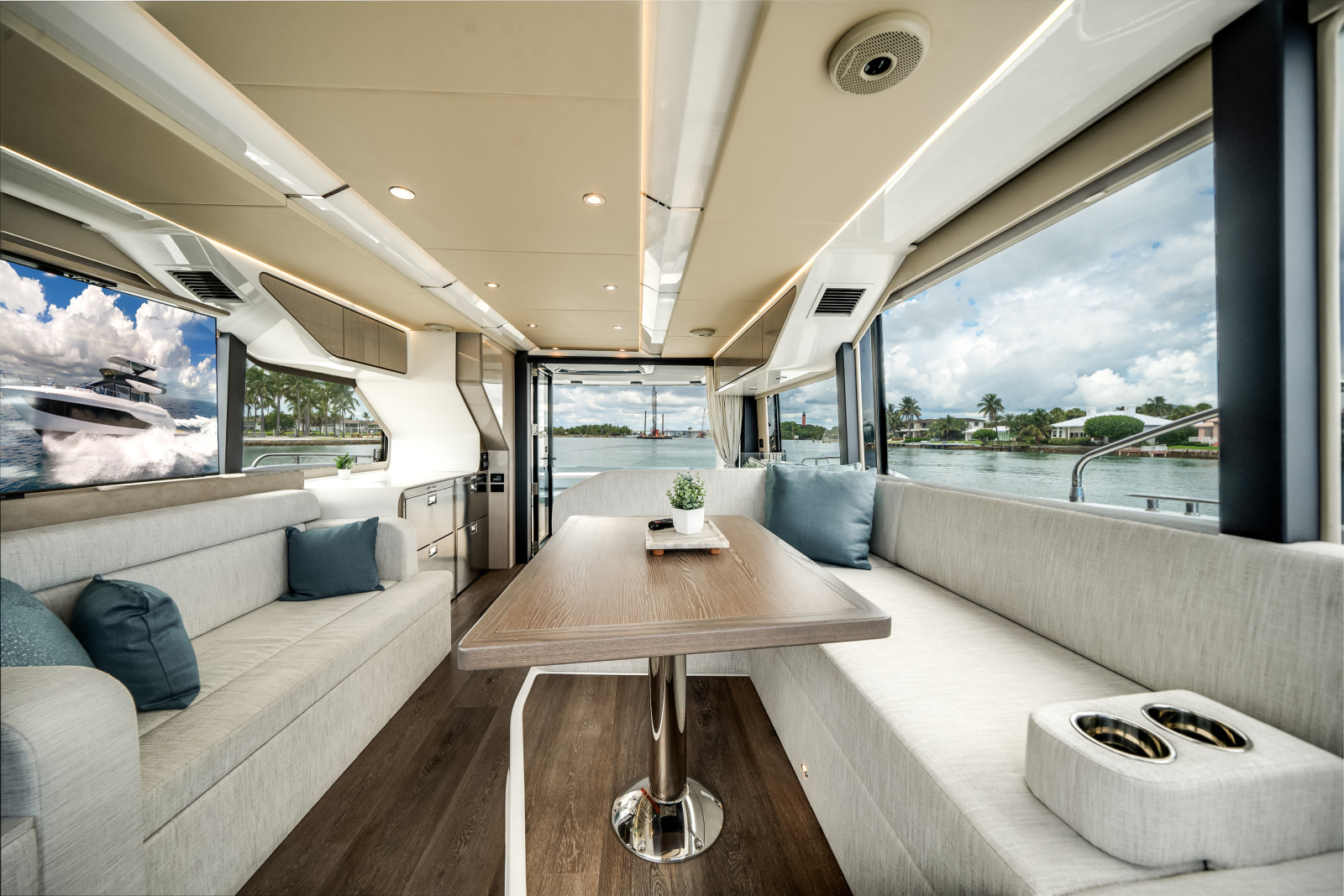 57ft Cruisers Yachts Yacht For Sale