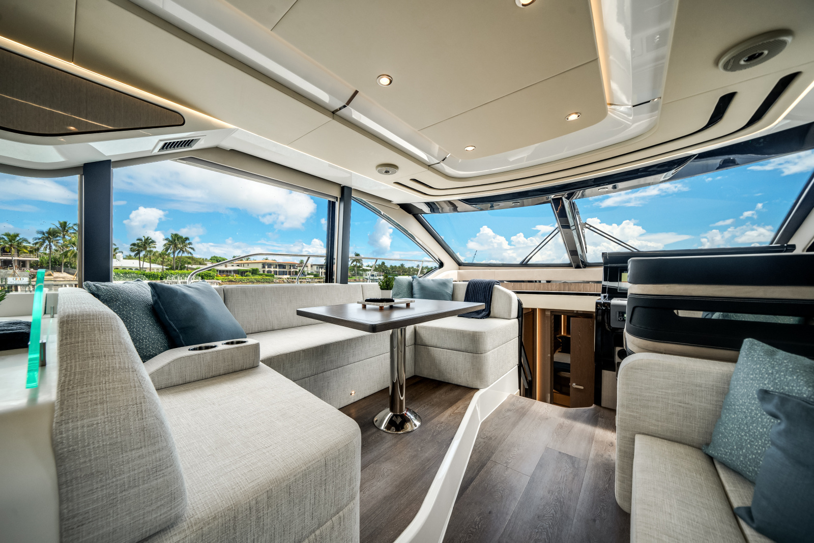 57ft Cruisers Yachts Yacht For Sale