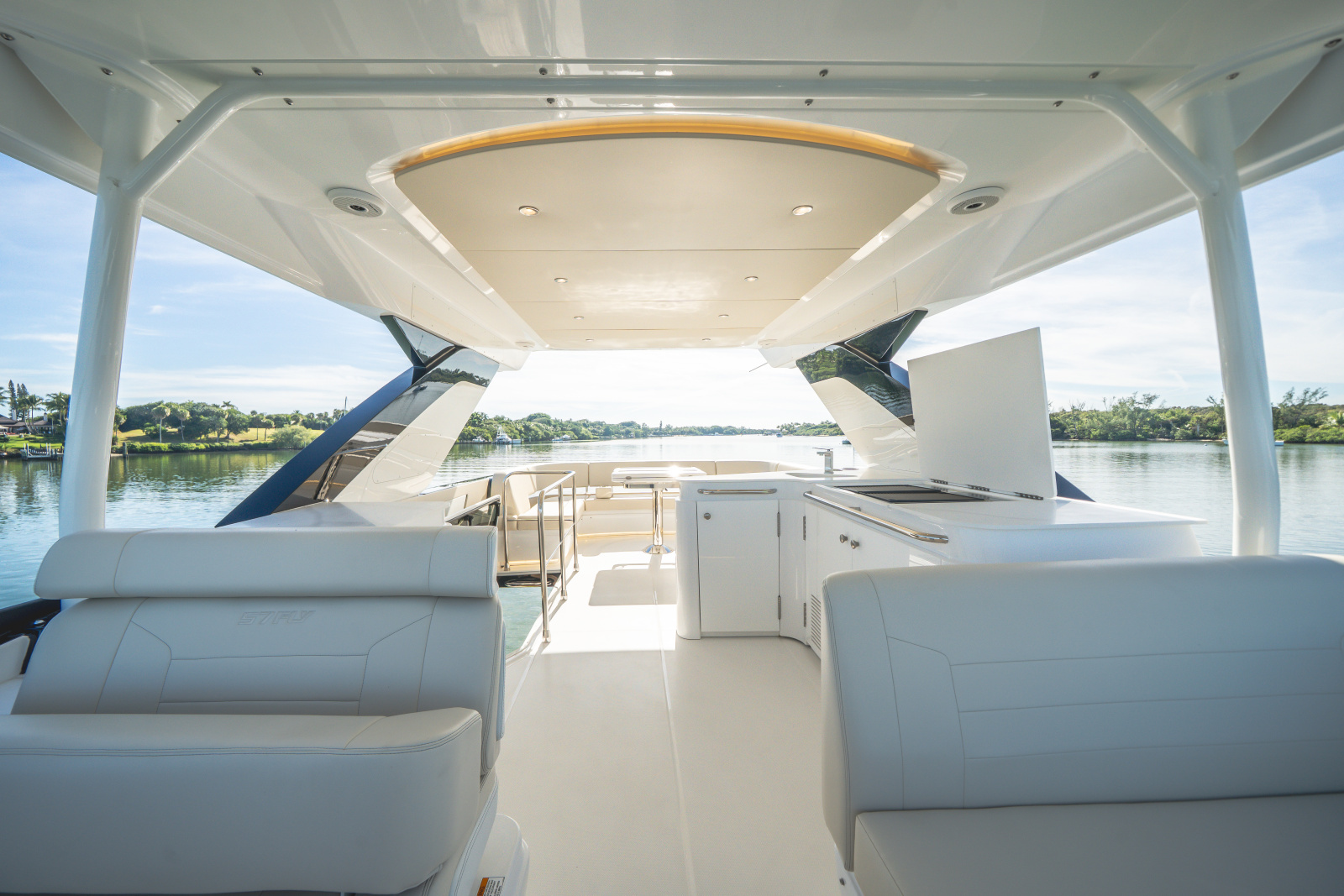 57ft Cruisers Yachts Yacht For Sale