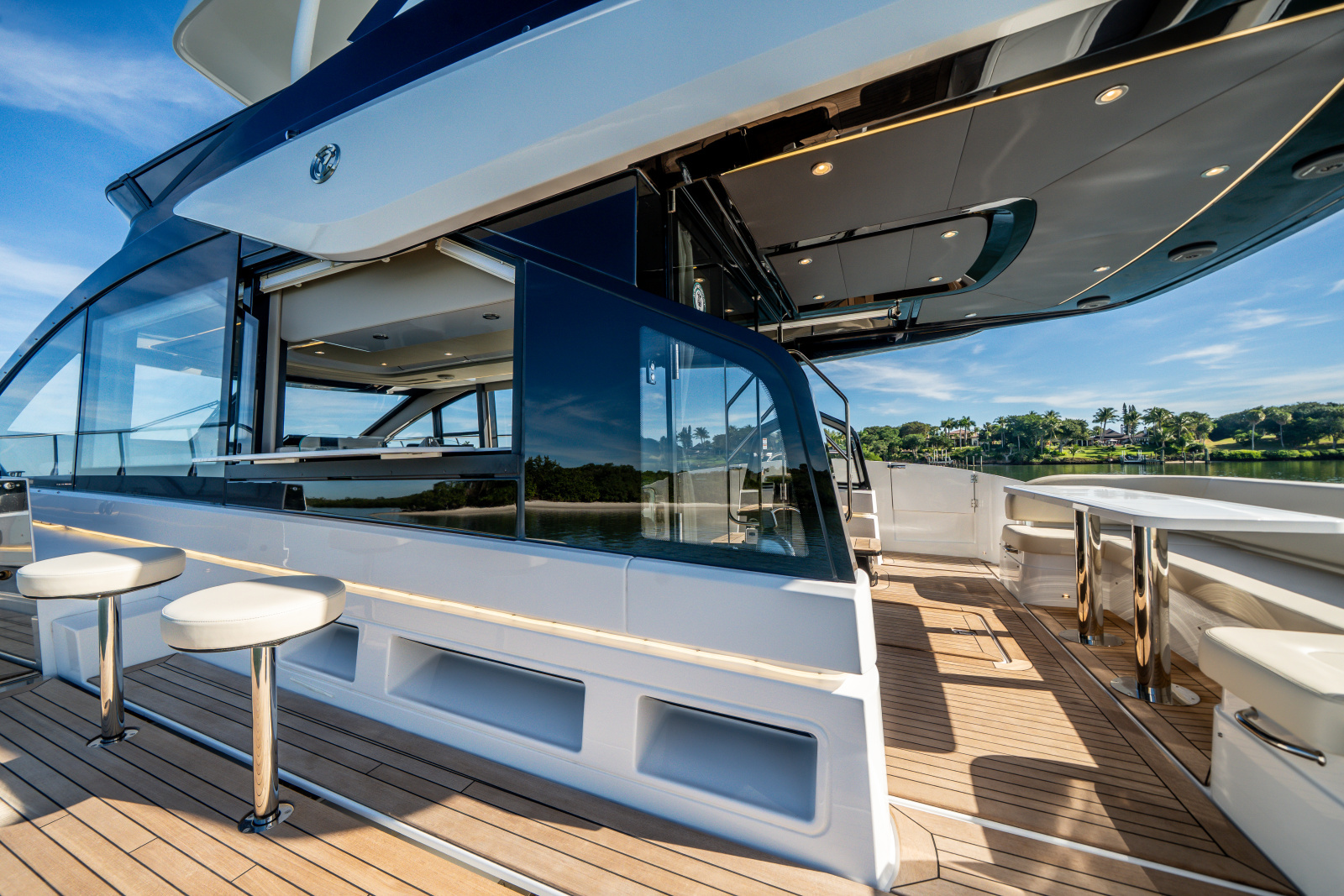 57ft Cruisers Yachts Yacht For Sale