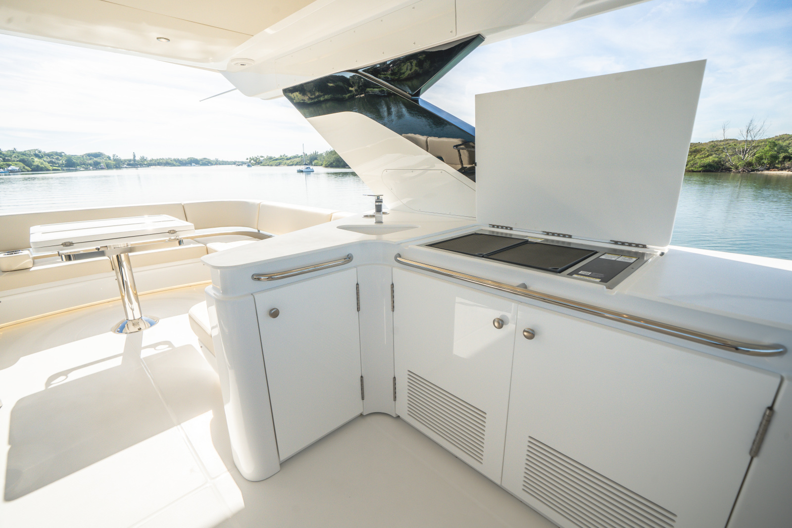 57ft Cruisers Yachts Yacht For Sale