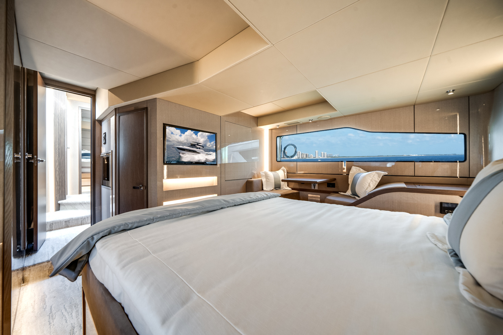 57ft Cruisers Yachts Yacht For Sale