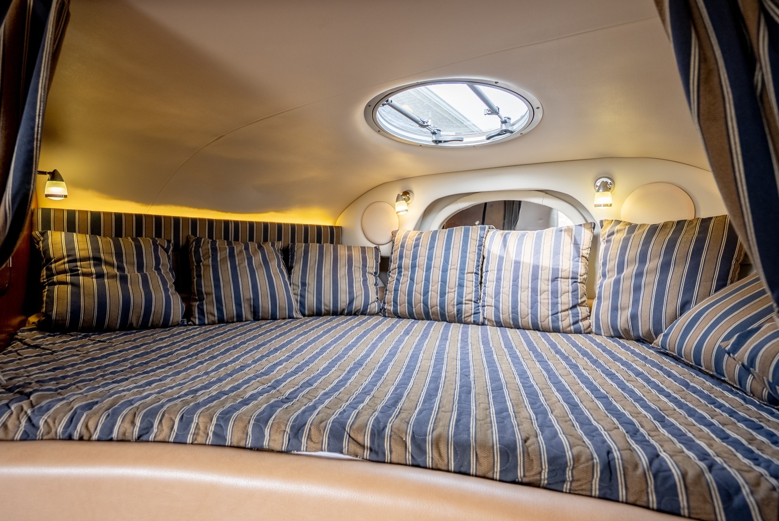 Bella Regazza 29ft Crownline Yacht For Sale