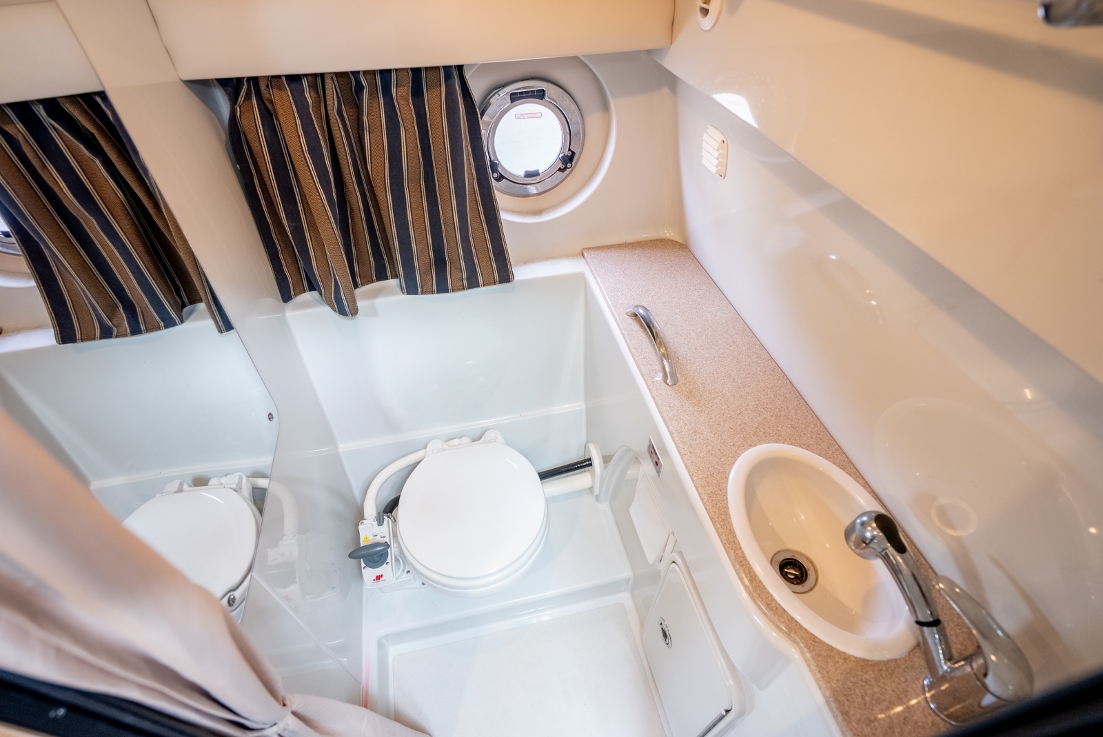 2016 Crownline 294 CR