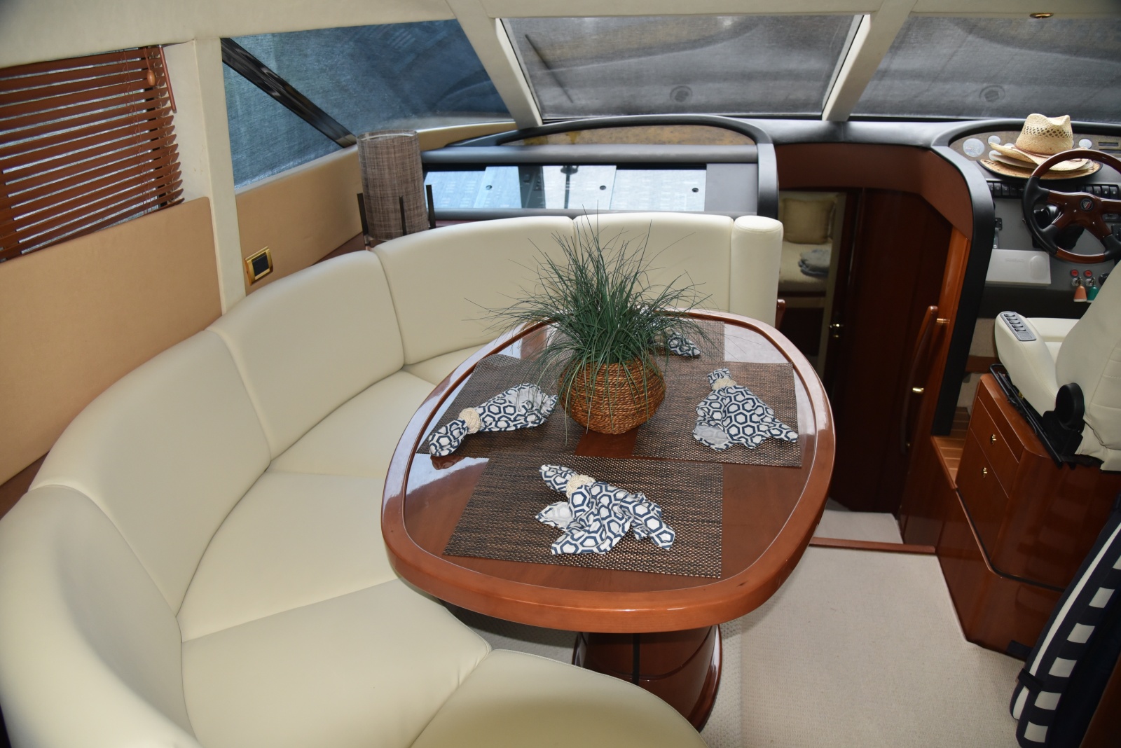 2002 Fairline Squadron 58