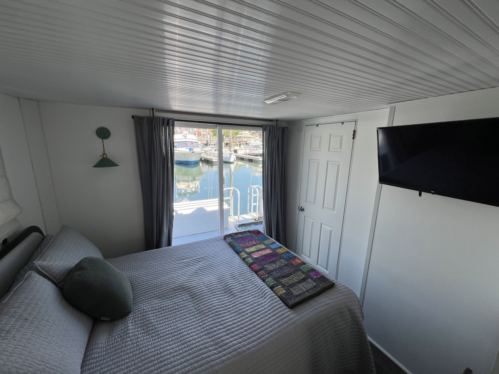 2019 Catamaran Cruisers Houseboat