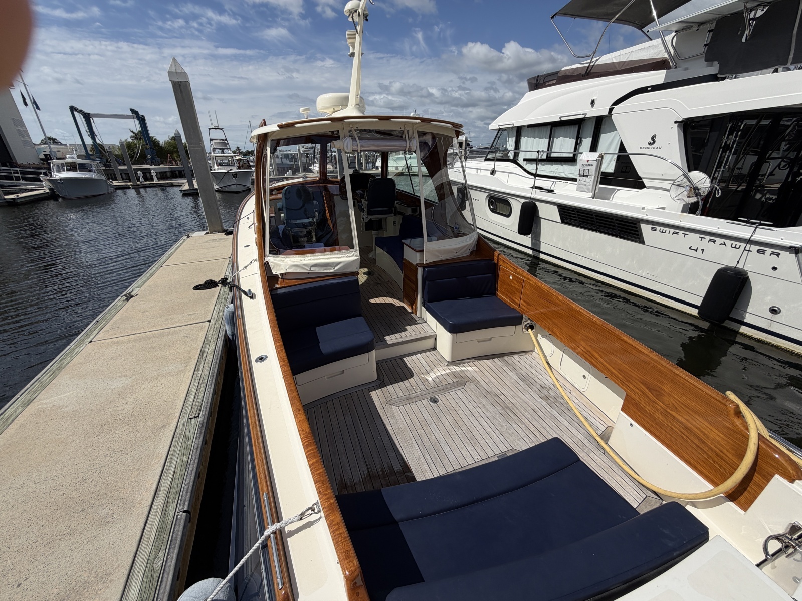 2009 Hinckley Picnic Boat 37 MKIII