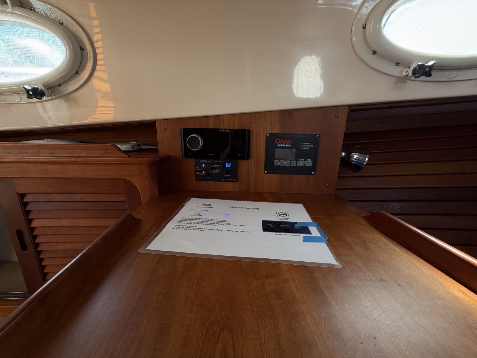 2009 Hinckley Picnic Boat 37 MKIII