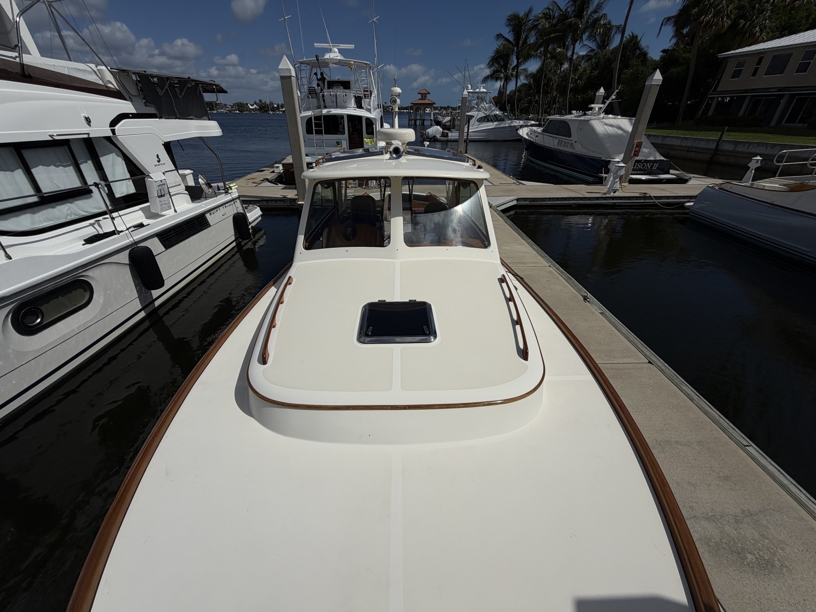 2009 Hinckley Picnic Boat 37 MKIII