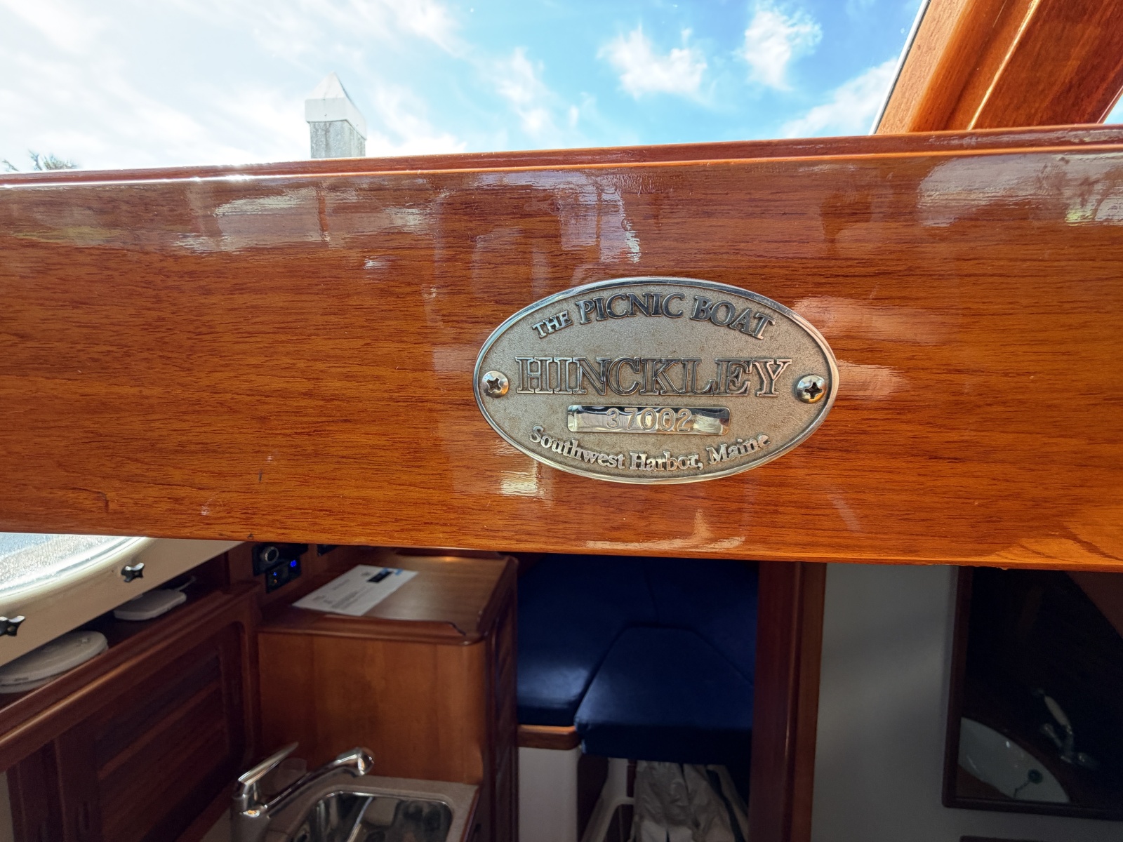 2009 Hinckley Picnic Boat 37 MKIII