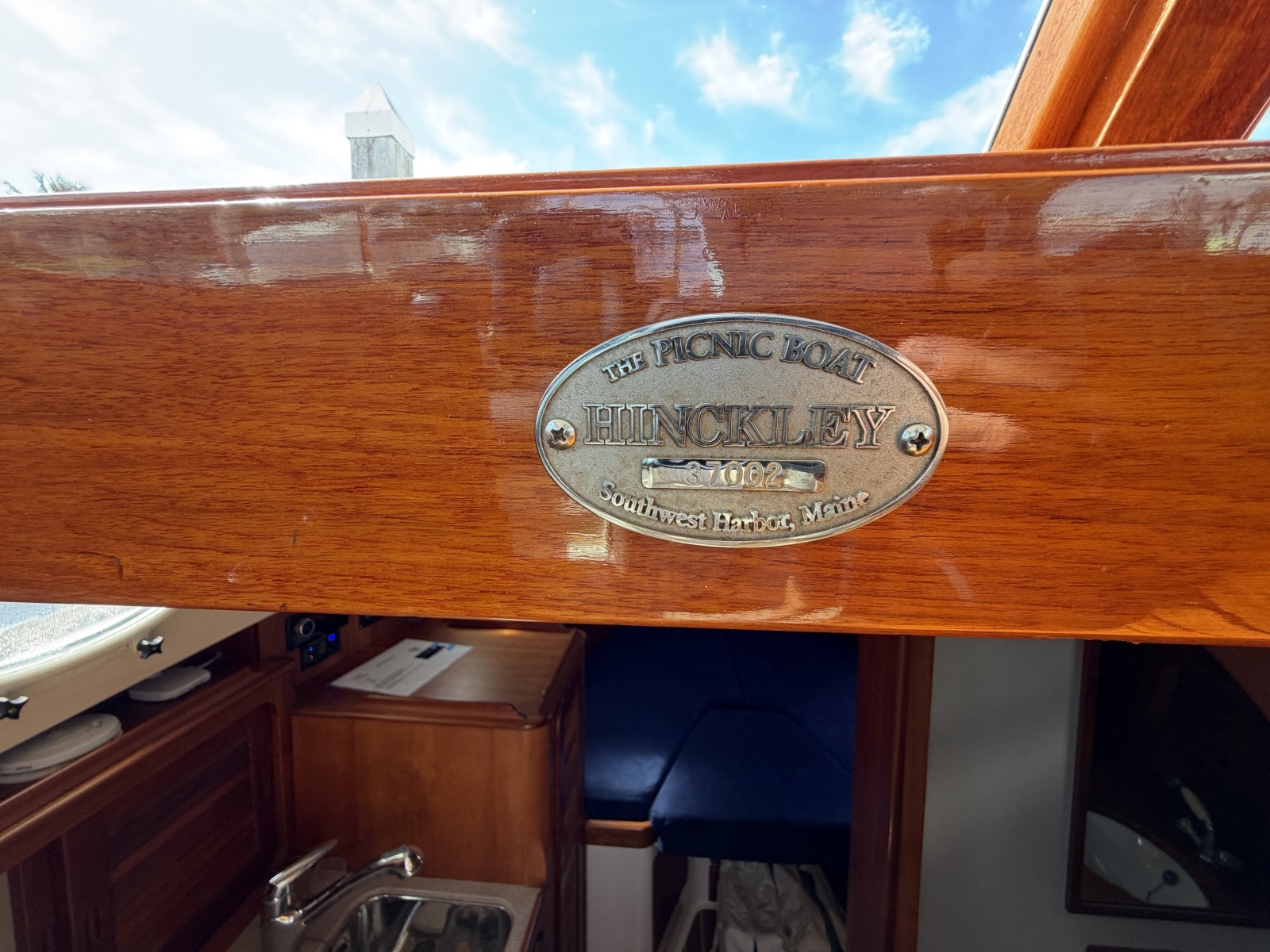 2009 Hinckley Picnic Boat 37 MKIII