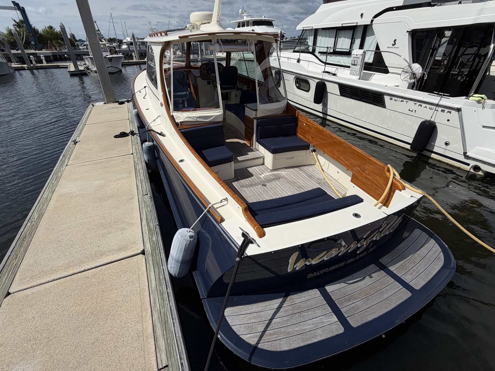 2009 Hinckley Picnic Boat 37 MKIII