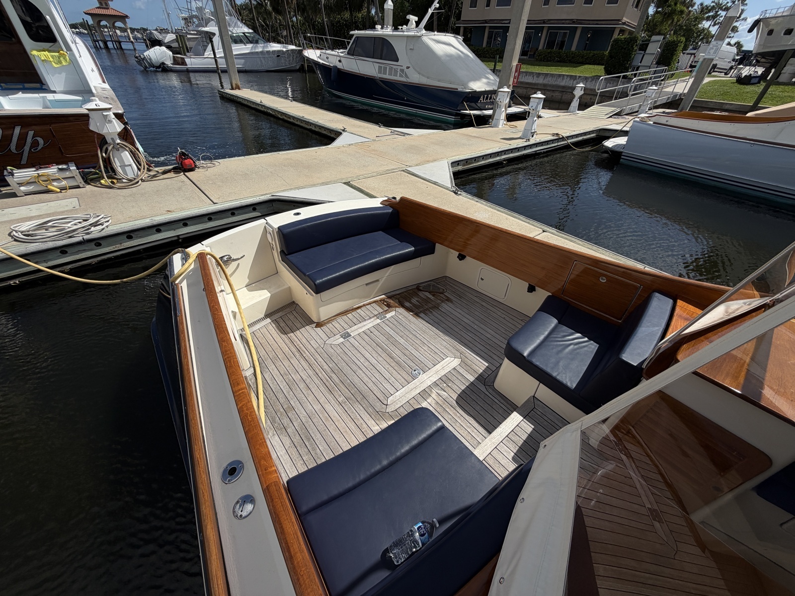 2009 Hinckley Picnic Boat 37 MKIII