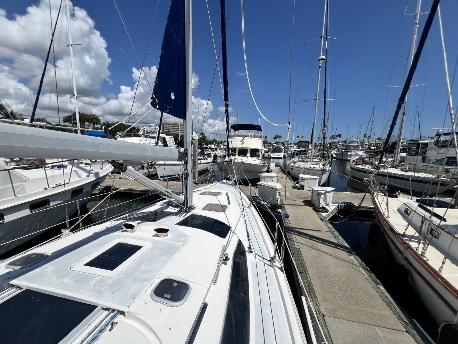 1999 Hunter 380