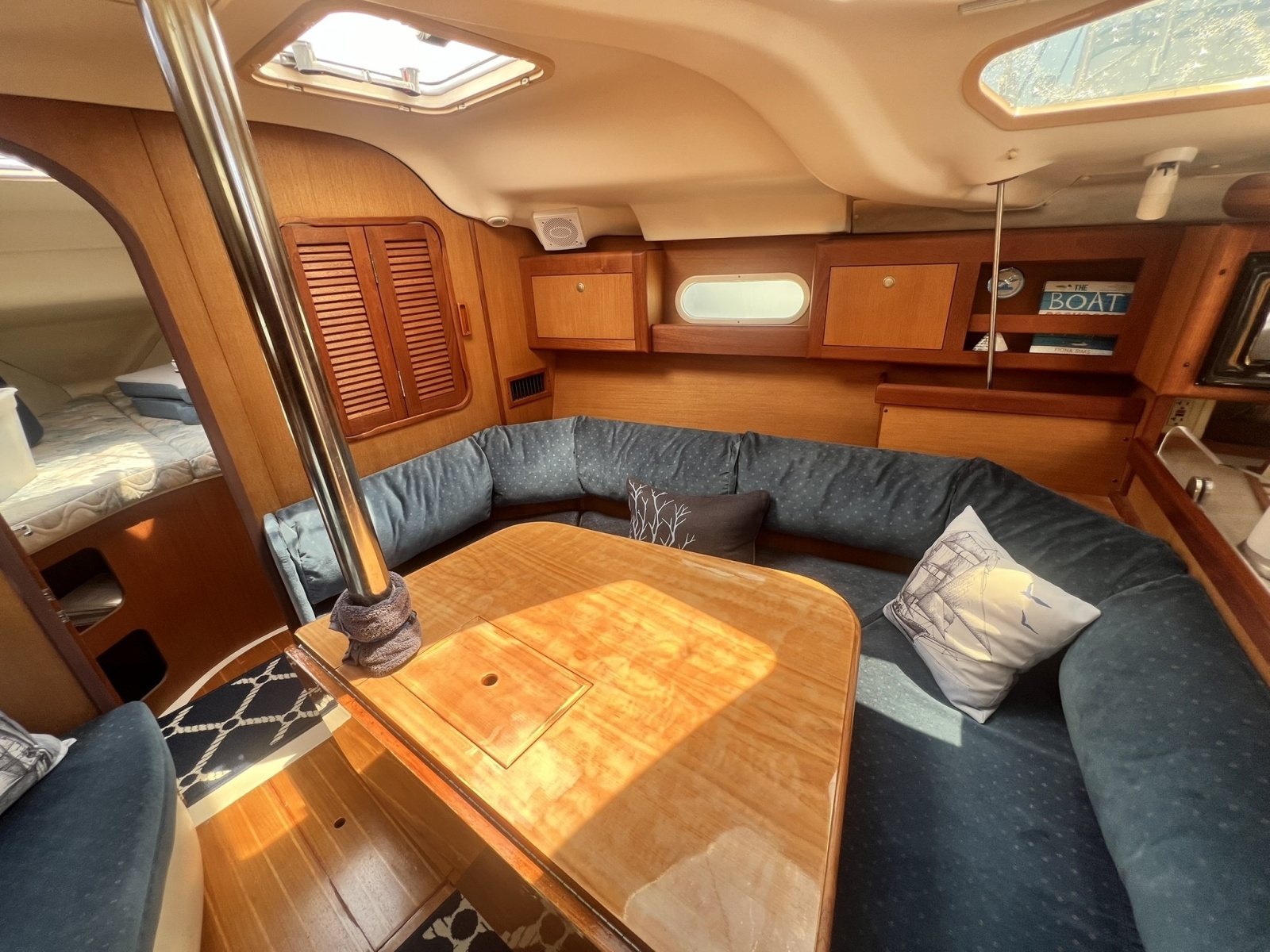 1999 Hunter 380