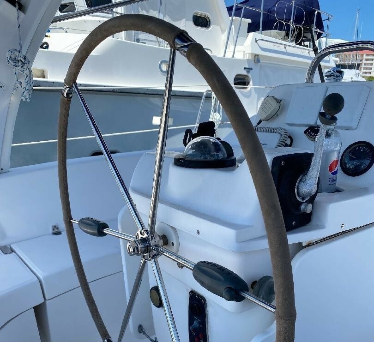 1999 Hunter 380