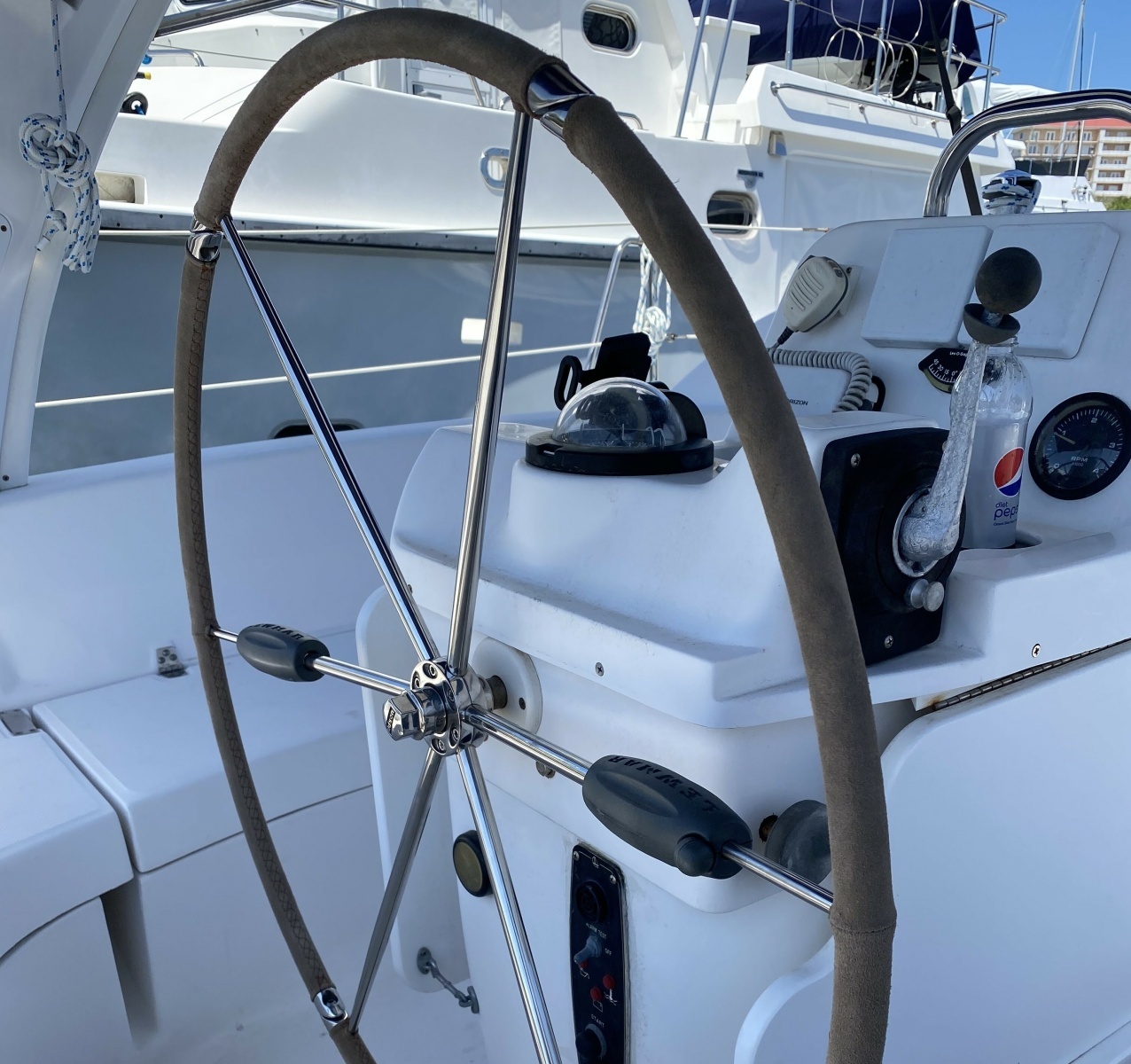 1999 Hunter 380 photo 7