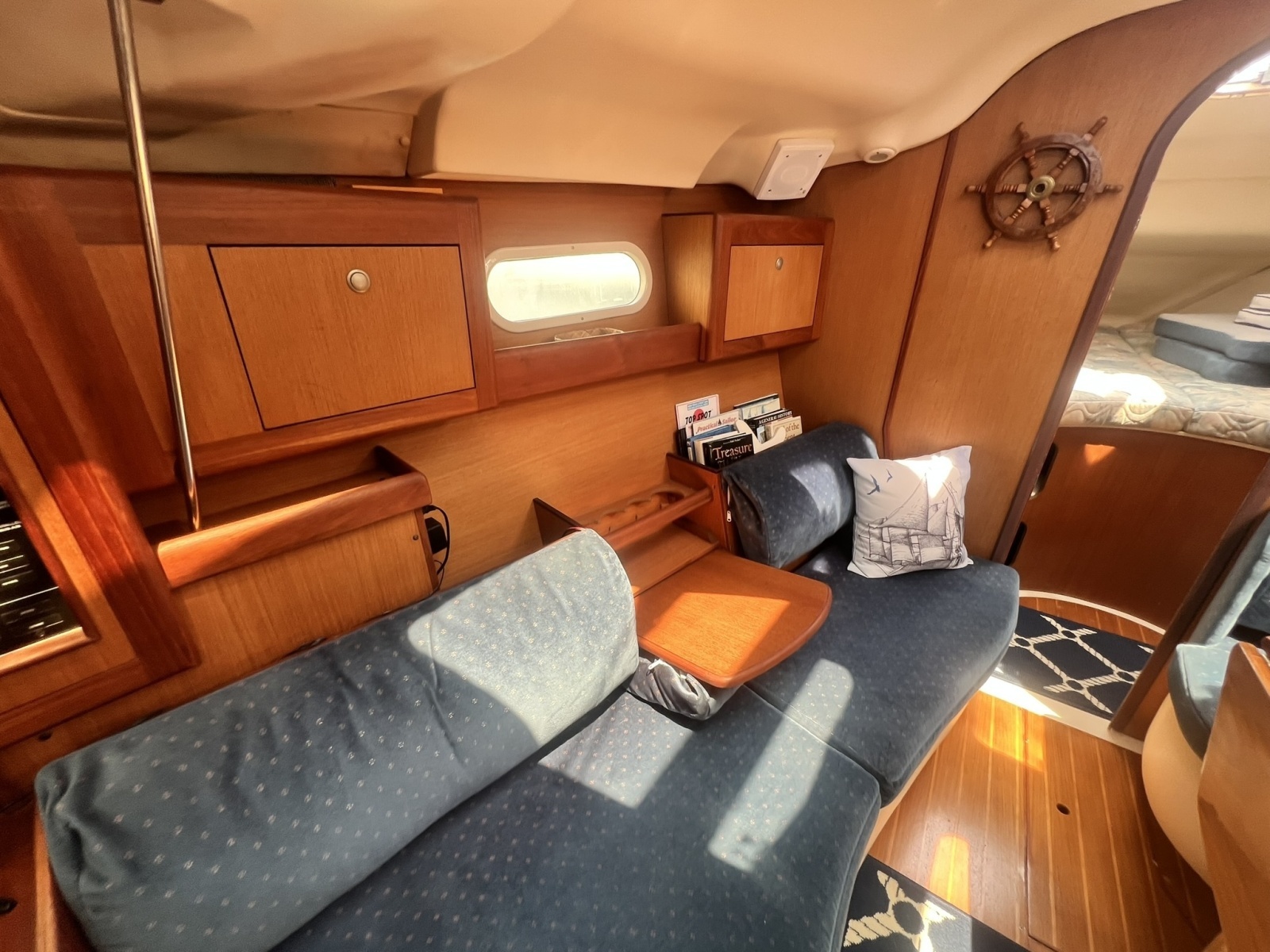 1999 Hunter 380