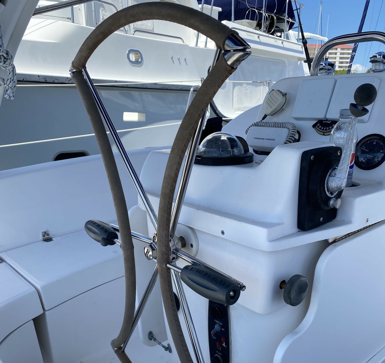 1999 Hunter 380 photo 8