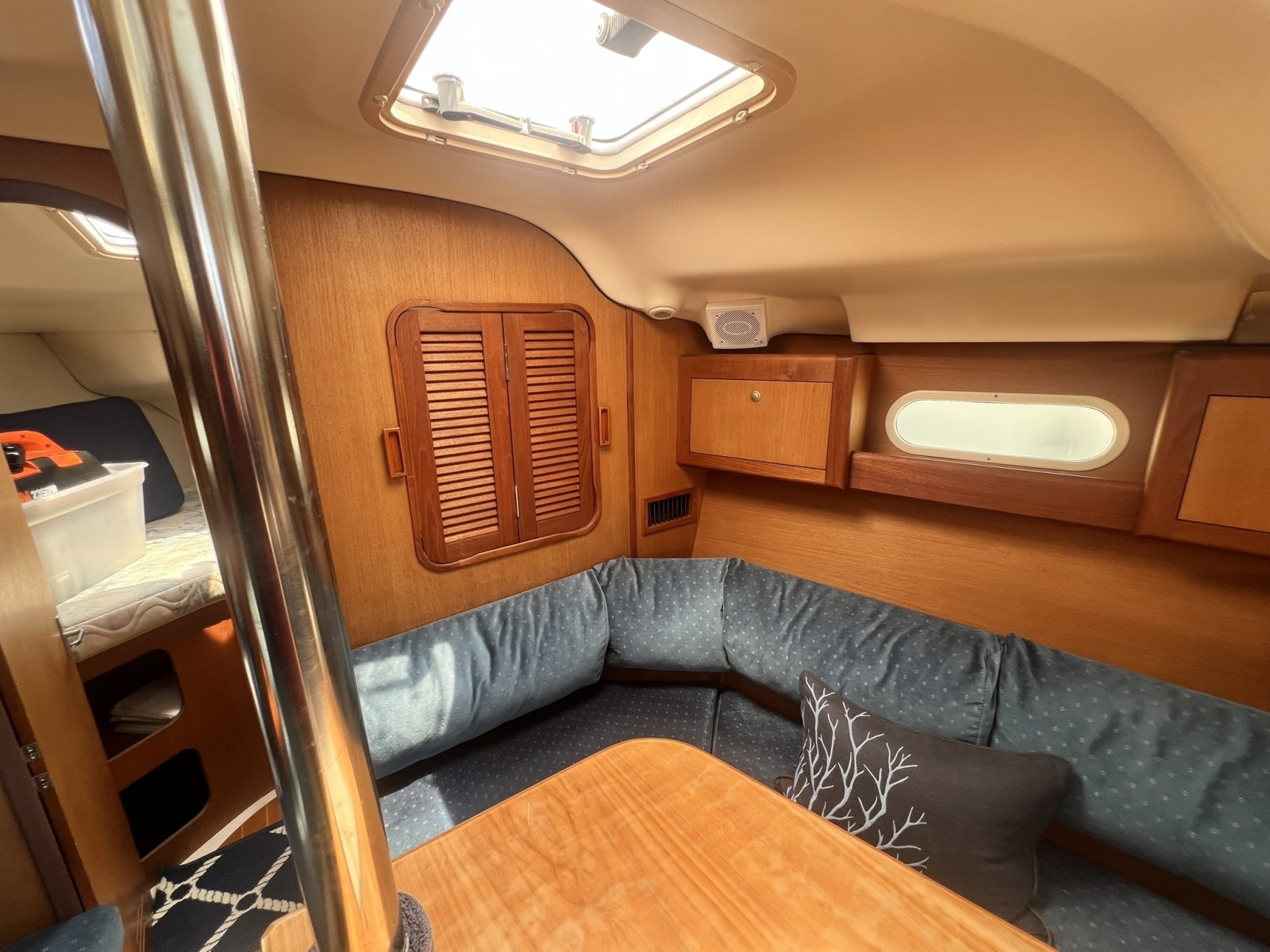 1999 Hunter 380
