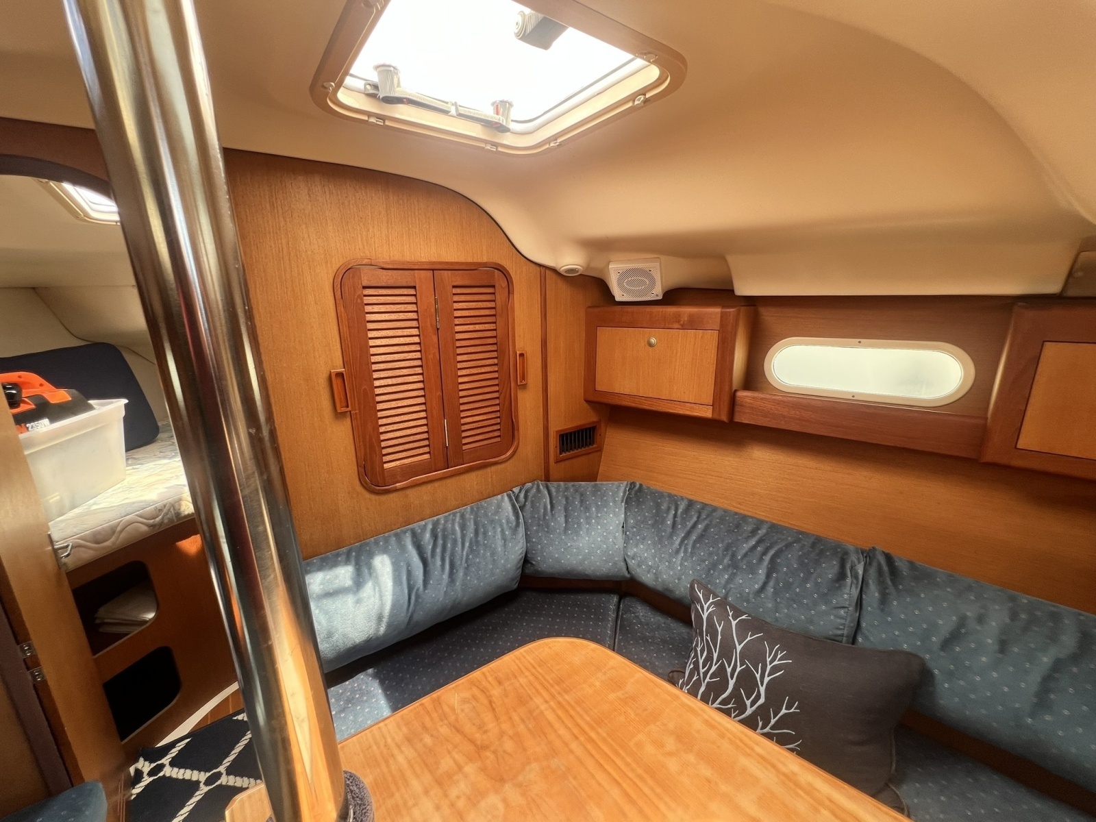 1999 Hunter 380