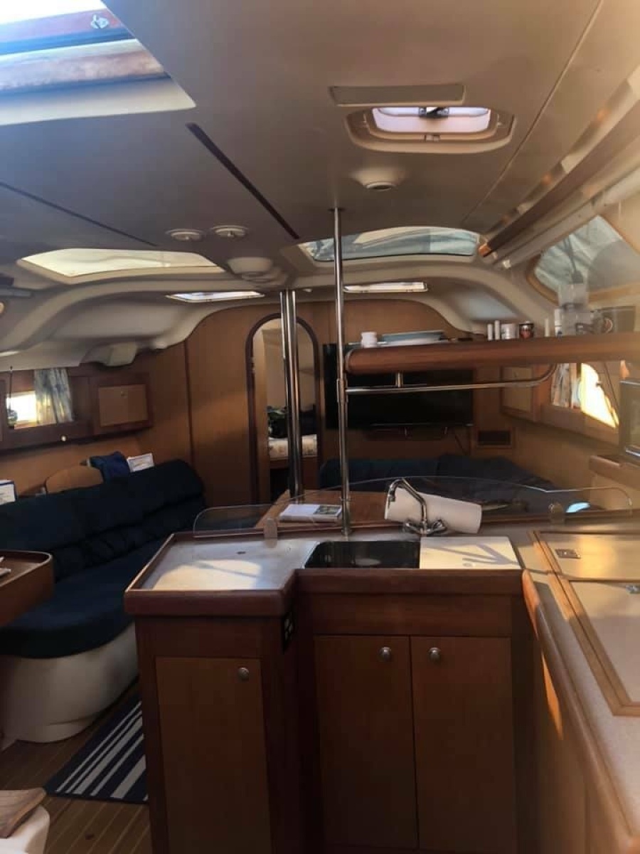 1999 Hunter 380