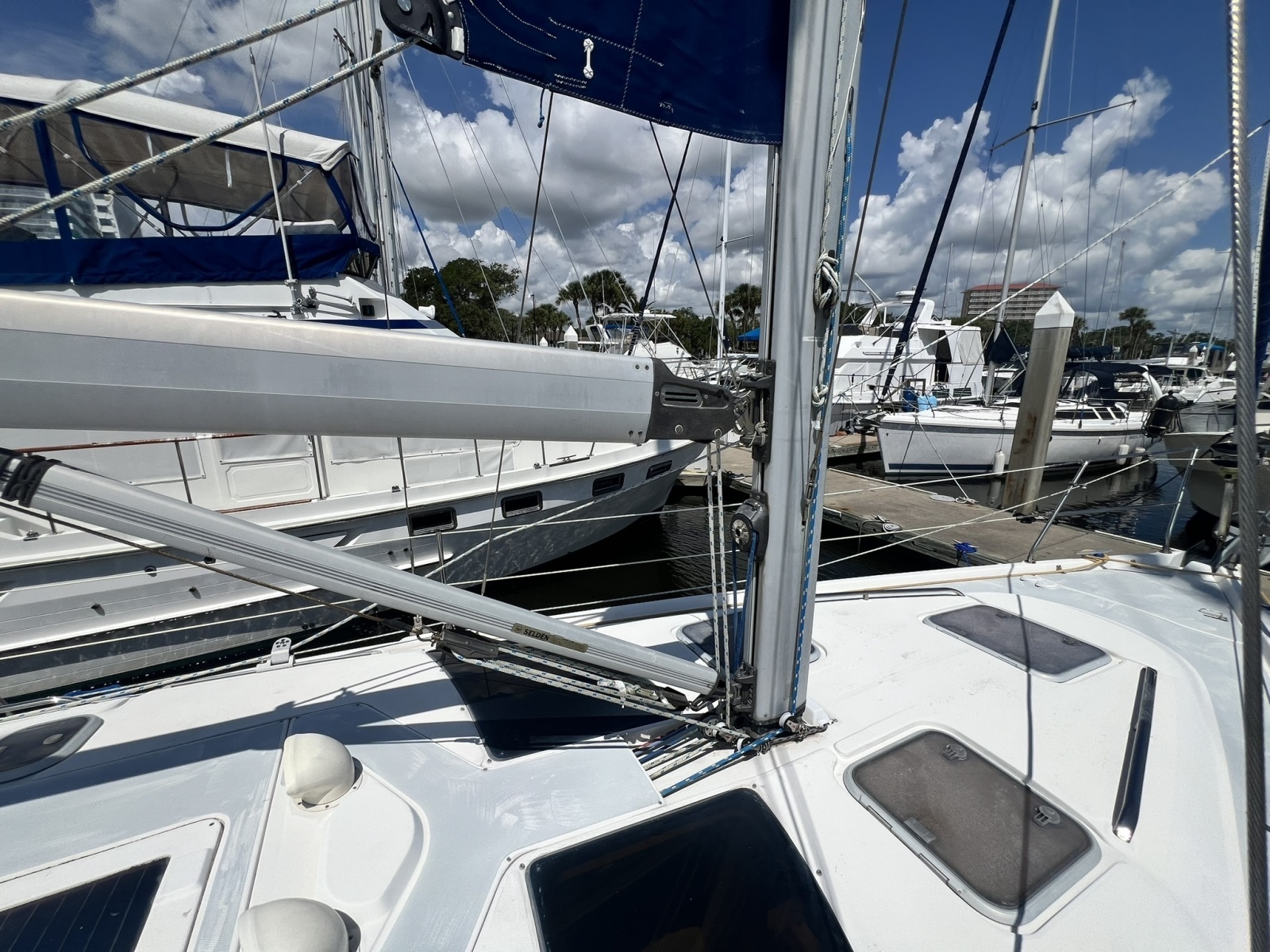 1999 Hunter 380