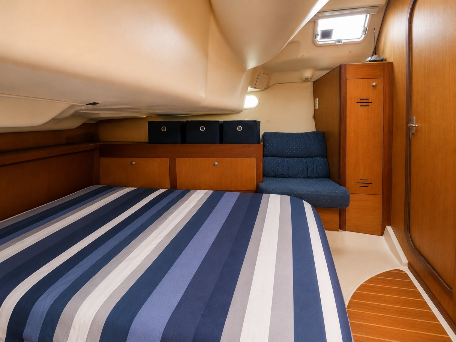 1999 Hunter 380