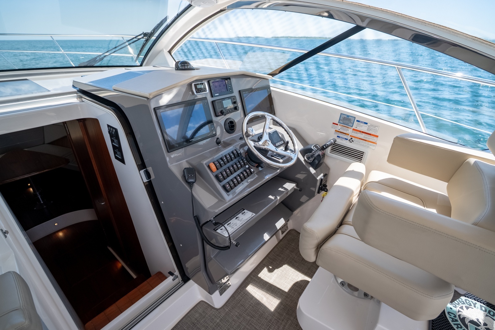2015 Pursuit 365i SC