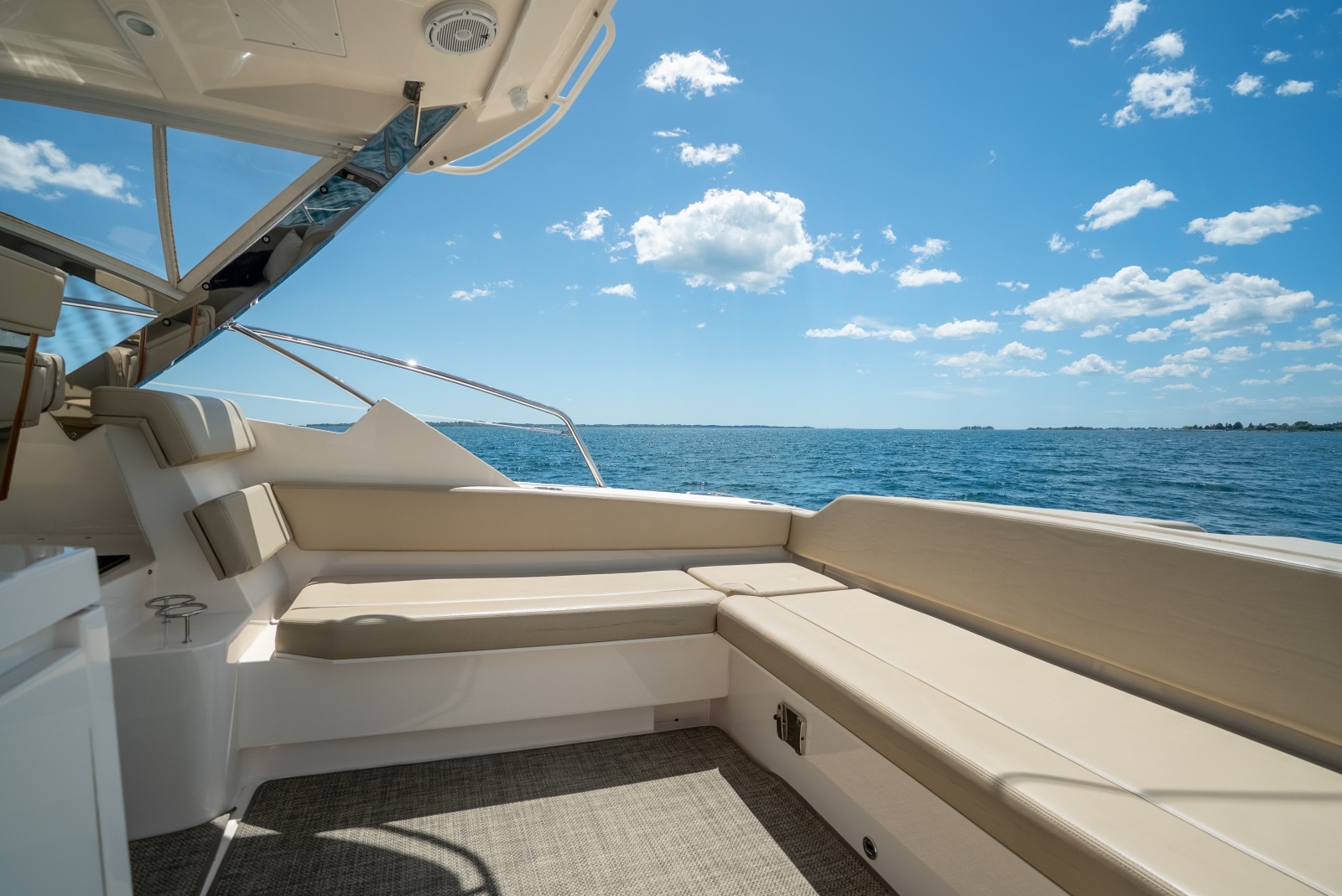 2015 Pursuit 365i SC