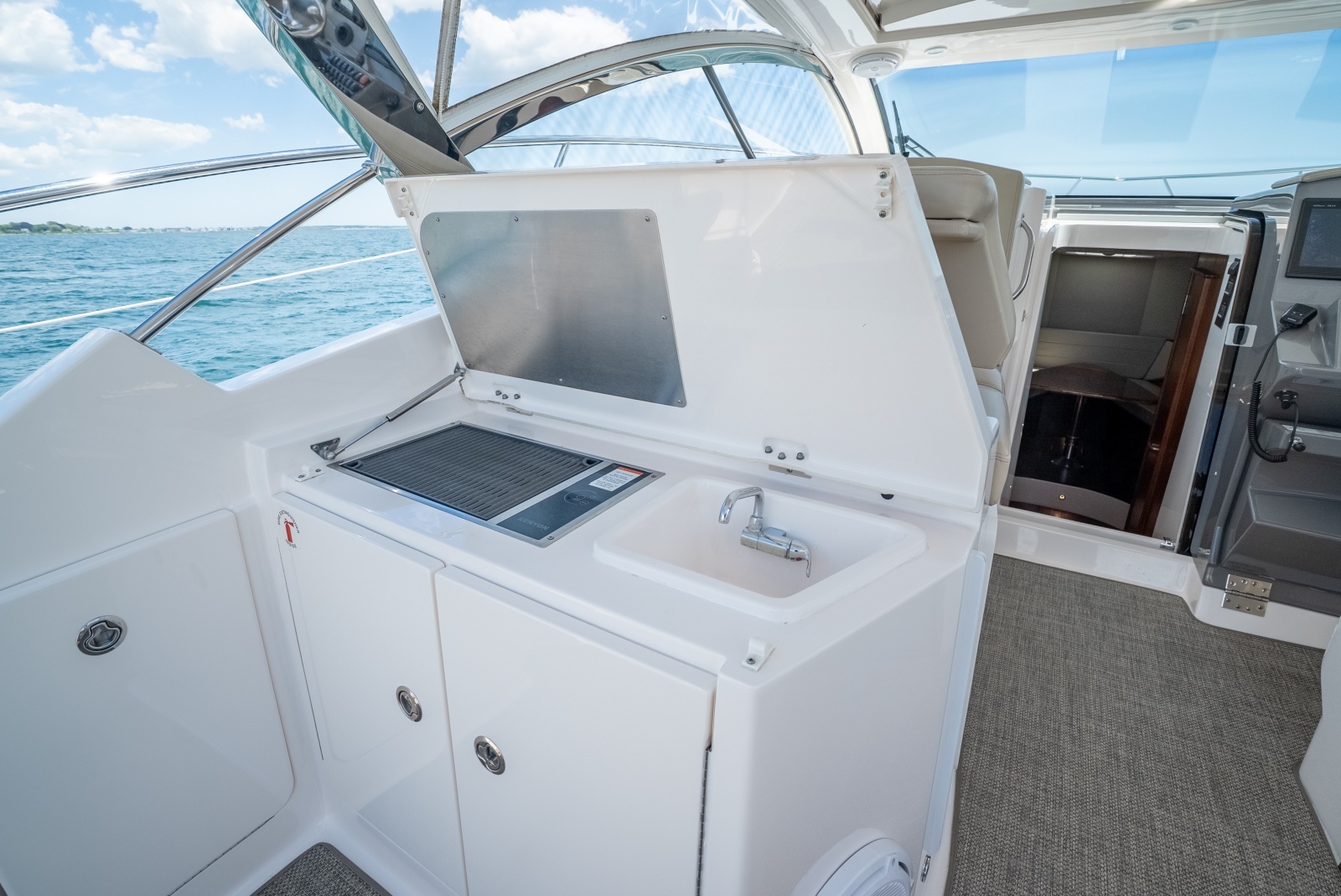2015 Pursuit 365i SC