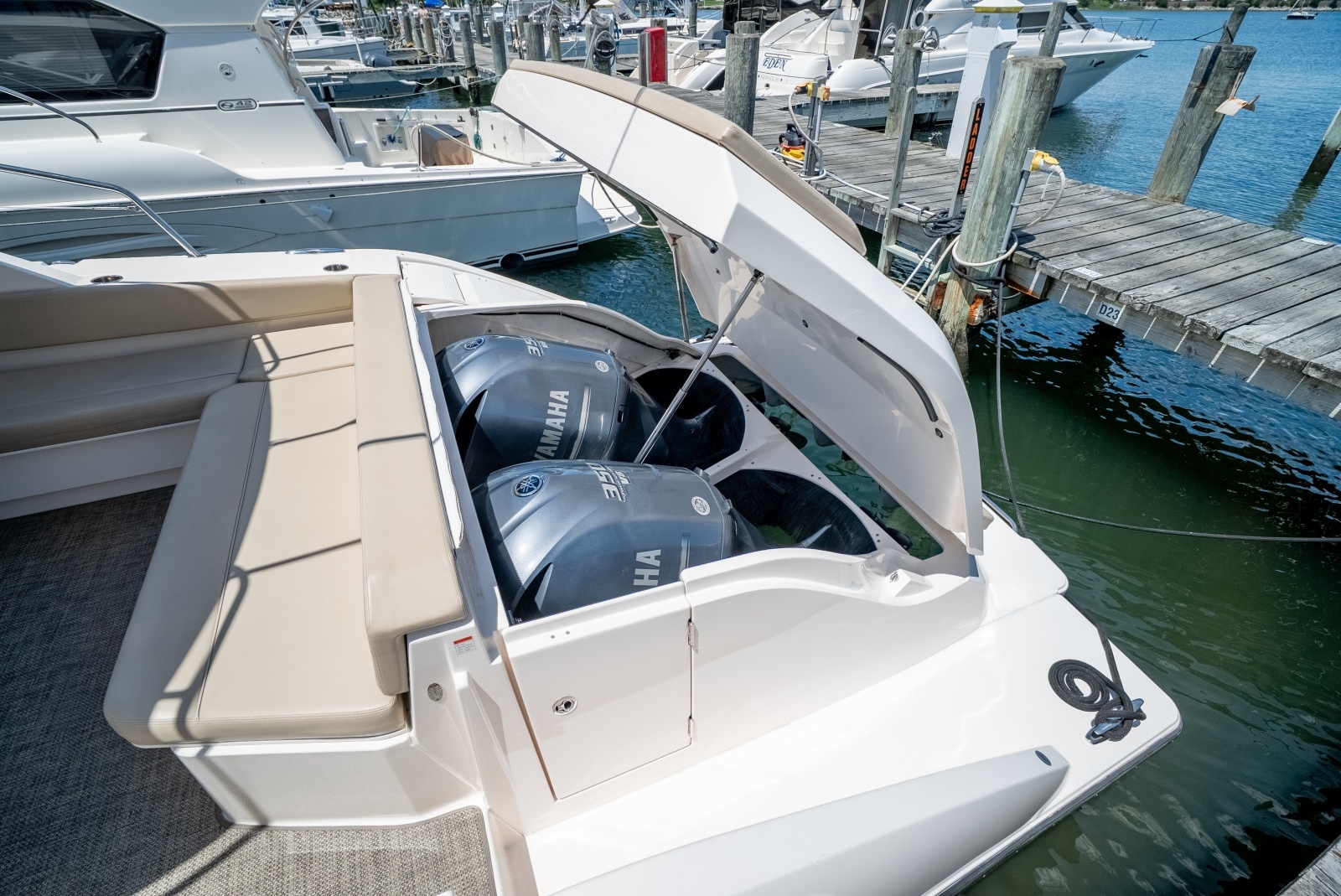 2015 Pursuit 365i SC