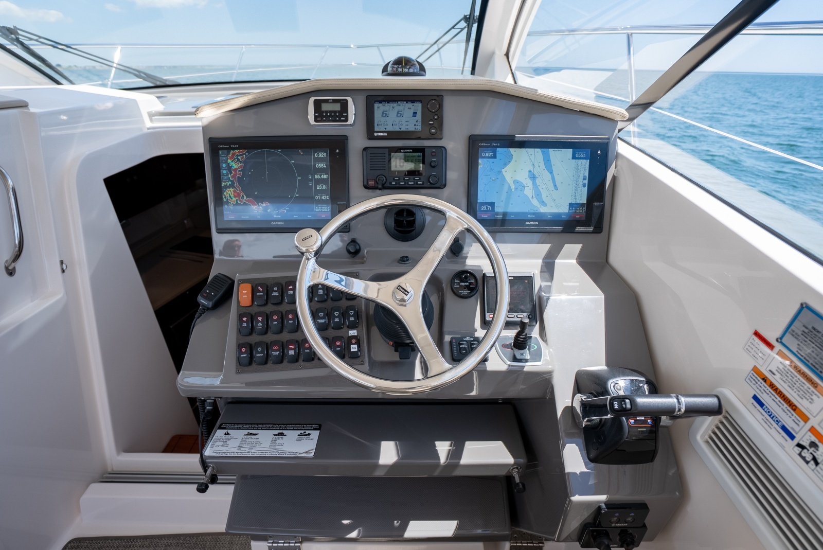 2015 Pursuit 365i SC