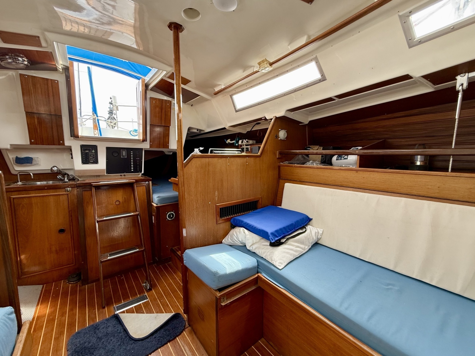 Gawain 33ft Wauquiez Yacht For Sale