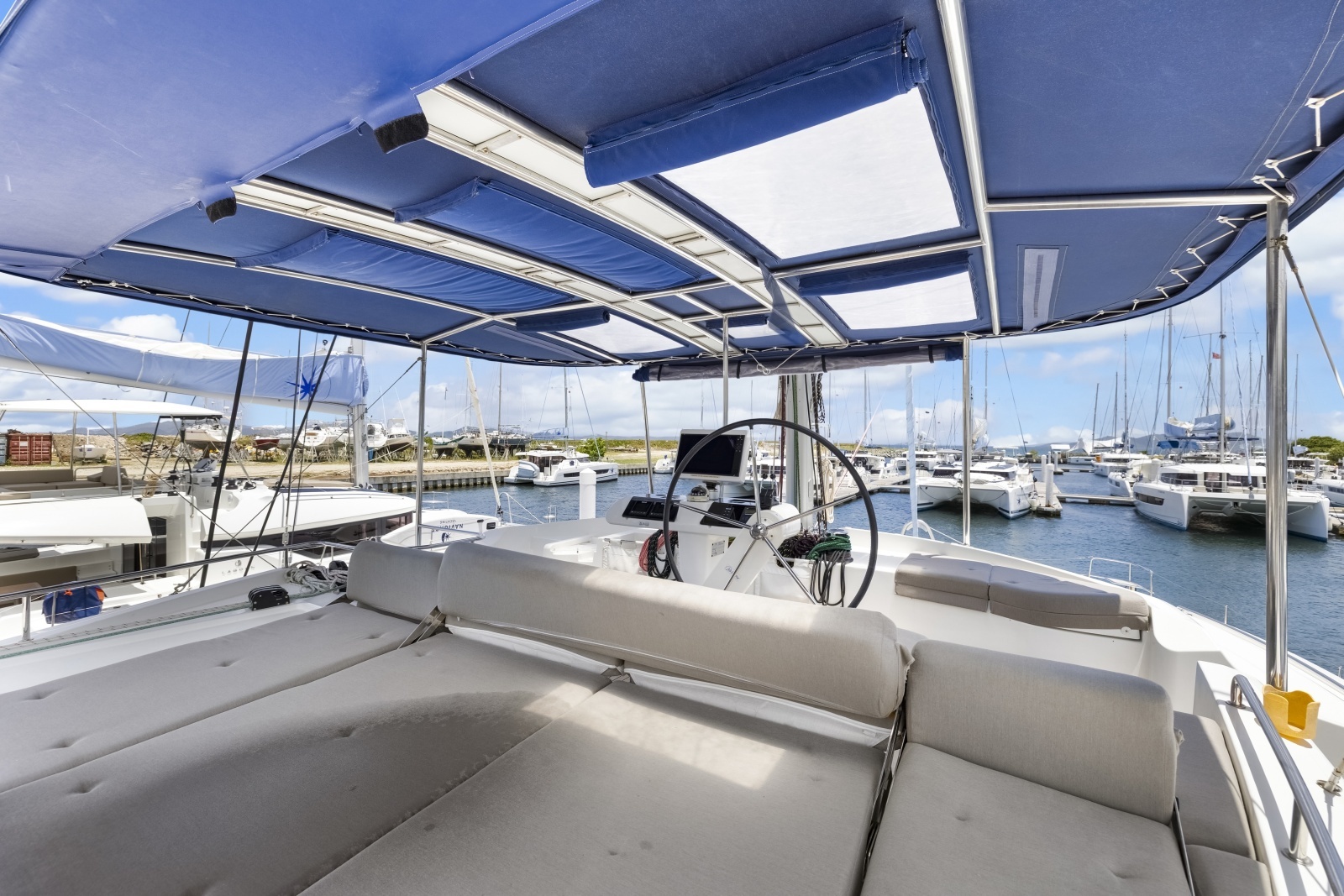 2022 Lagoon 52F