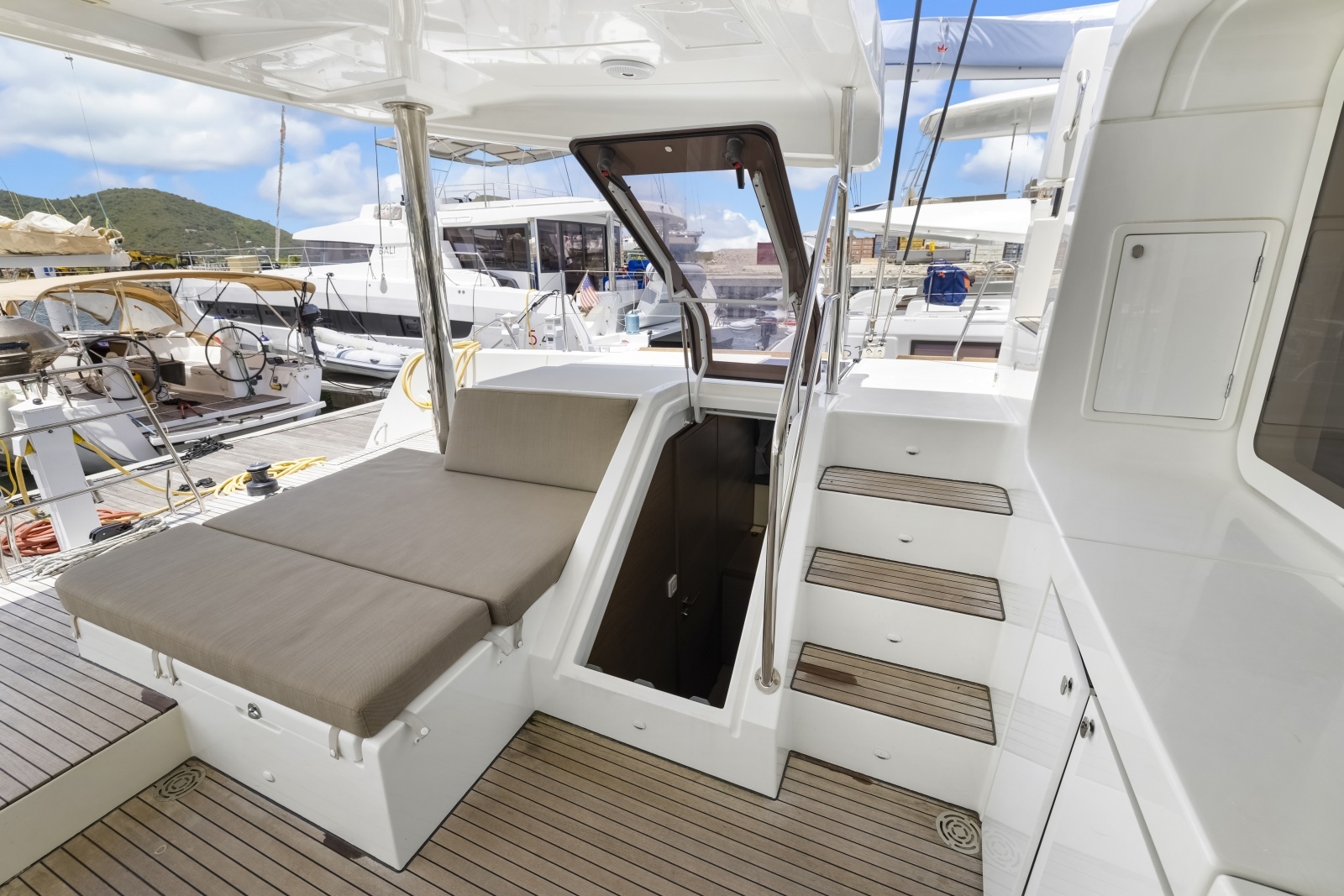 2022 Lagoon 52F