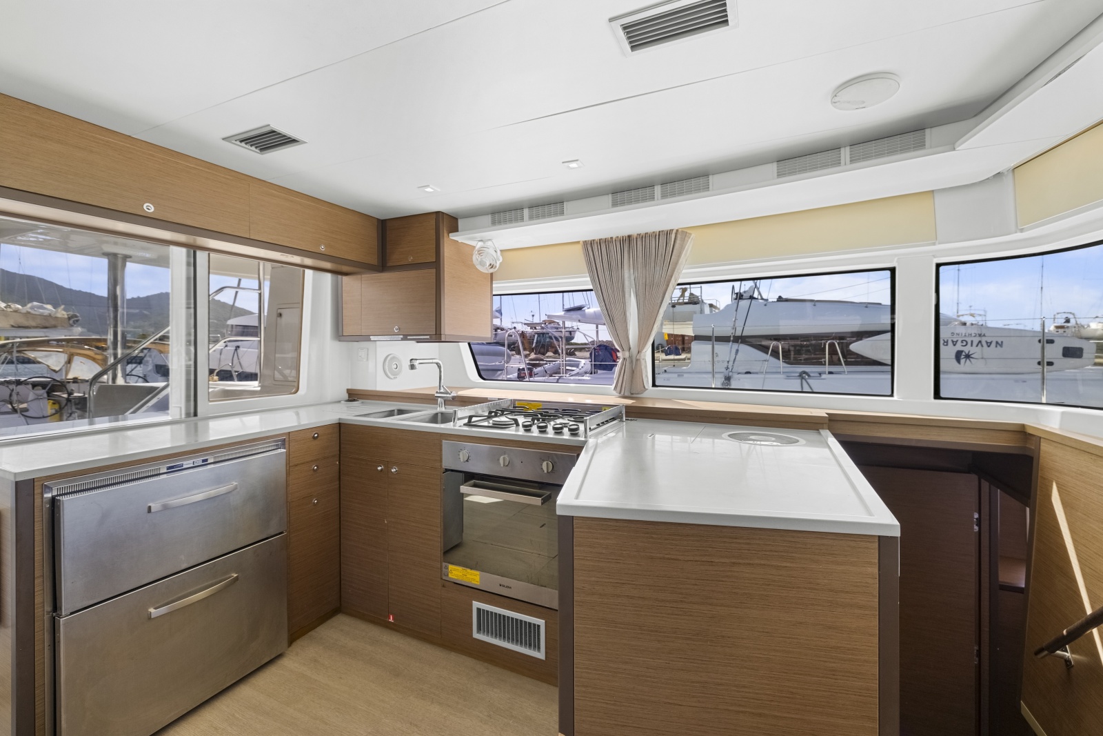 2022 Lagoon 52F