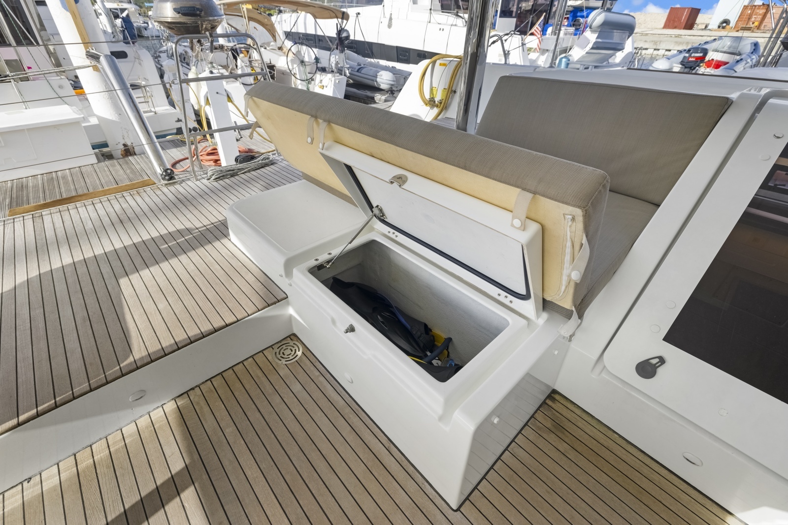 2022 Lagoon 52F